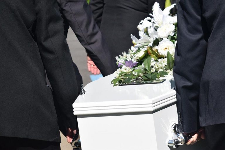 Usługi transportu zmarłych – co warto o nich wiedzieć?