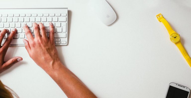 Ten projekt strony internetowej jest szybkim odniesieniem do najnowszej wiedzy