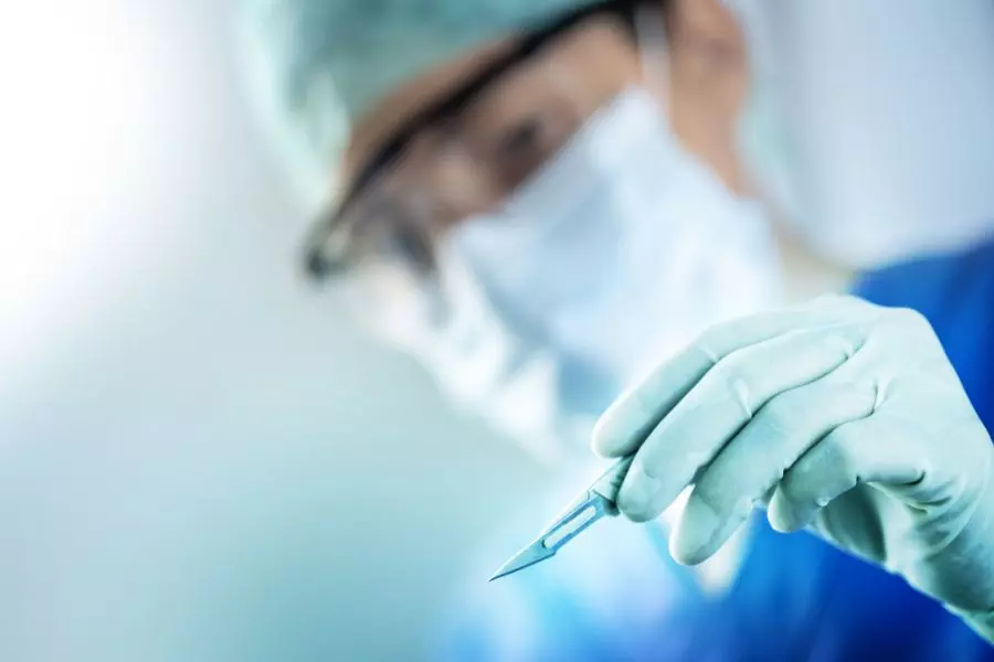 Jak przebiega implantacja wszywki alkoholowej